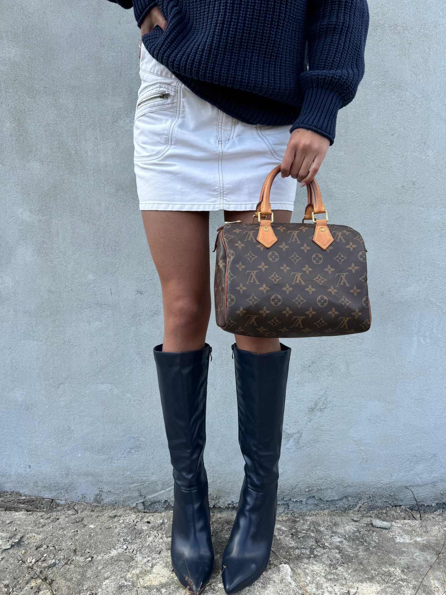 Louis Vuitton Speedy 25 in Monogram Canvas